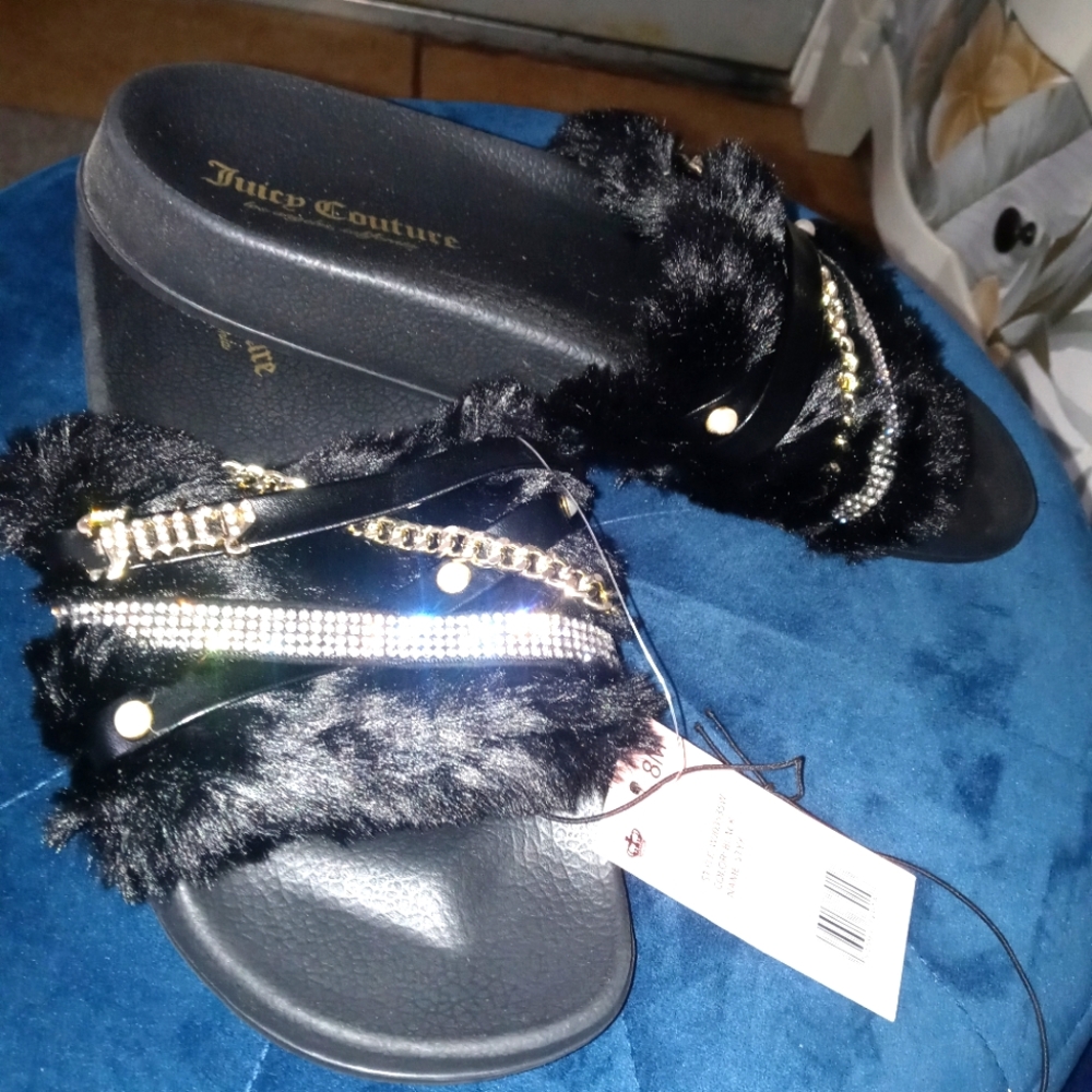 Juicy couture slip on sandles
